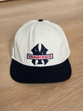 RARE Vintage 90s New York Yankees Snapback Hat Cap Sports Specialties Nutmeg USA